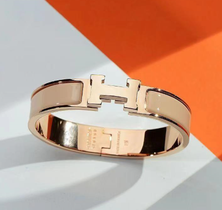 Luxury H-Inspired Titanium Steel Bracelet for Women Elegant Designer-Style Bangle