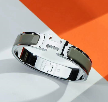 Luxury H-Inspired Titanium Steel Bracelet for Women Elegant Designer-Style Bangle