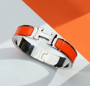 Luxury H-Inspired Titanium Steel Bracelet for Women Elegant Designer-Style Bangle
