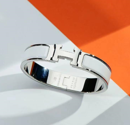 Luxury H-Inspired Titanium Steel Bracelet for Women Elegant Designer-Style Bangle