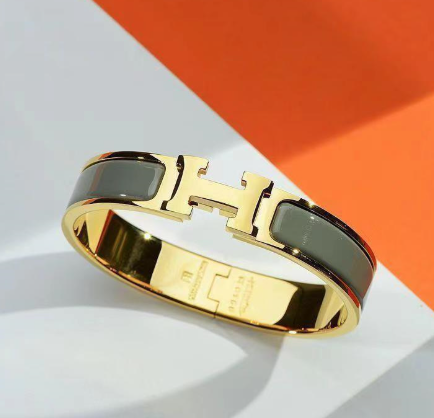 Luxury H-Inspired Titanium Steel Bracelet for Women Elegant Designer-Style Bangle
